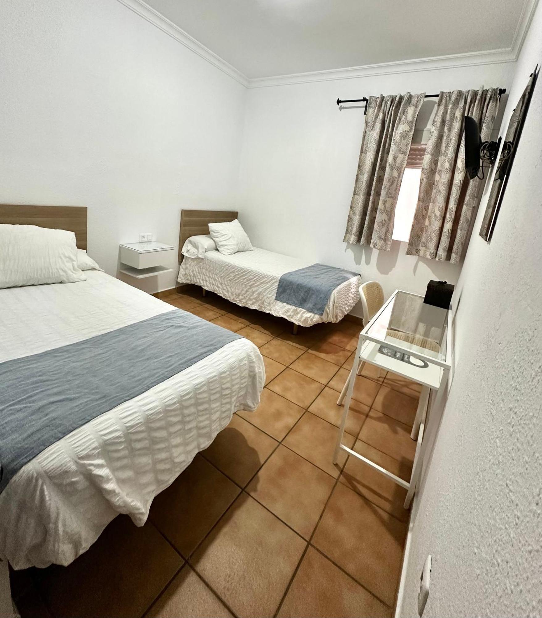 Hostal Mellizo Lebrija Extérieur photo
